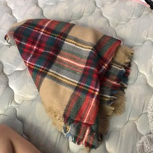 Plaid woven blanket scarf